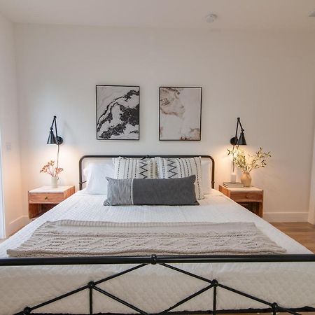 Private Cottage - King Beds, Brand New, Near Beach, Golfing, Shopping & Restaurants Lake Worth Beach Exterior photo