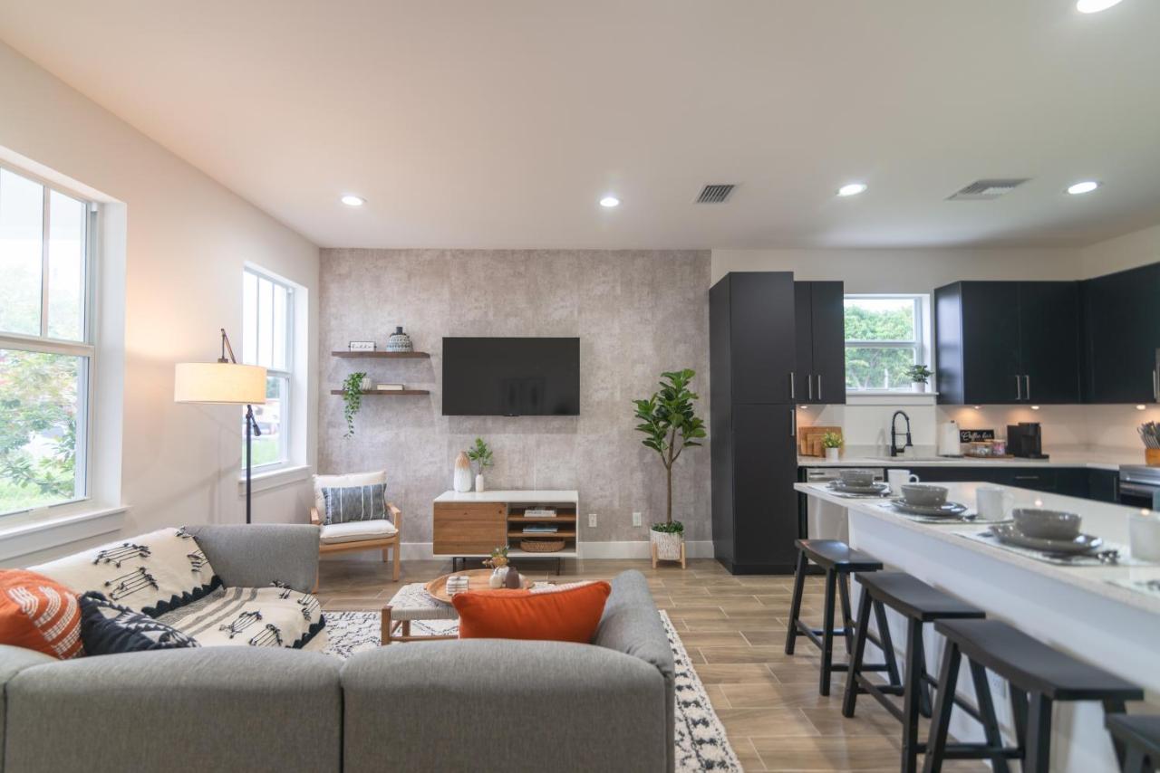 Private Cottage - King Beds, Brand New, Near Beach, Golfing, Shopping & Restaurants Lake Worth Beach Exterior photo